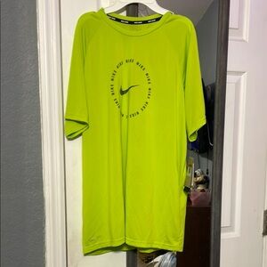 Nike Men’s Graphic Sports Shirt